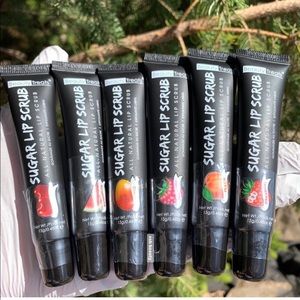 sugar lip scrub 🍓